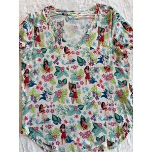 Posh Peanut Moana Women's V-Neck Tee Medium
